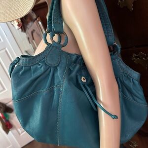 Elegant Turquoise Leather Shoulder Bag